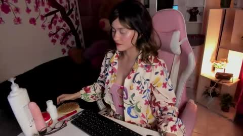 evalouisex_ online show from 05-21-26, 09:11