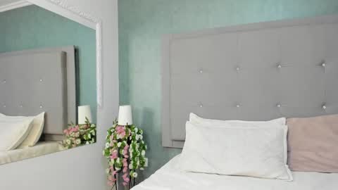 evamilf24 online show from 12-16-24, 12:16