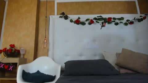 evamilf24 online show from 04-20-26, 12:30