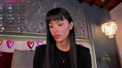 Snapshot of evamoretti chatting on 02-17-25, 01:15 Eva Moretti online show from 02-17-25, 01:15