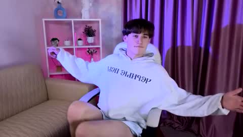 Snapshot of evan__joy chatting on 03-14-26, 09:20 Evan online show from 03-14-26, 09:20