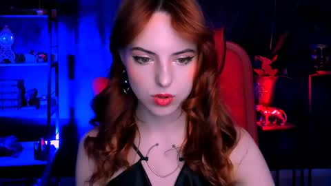 Snapshot of evanellson chatting on 03-07-25, 04:22 Eva online show from 03-07-25, 04:22