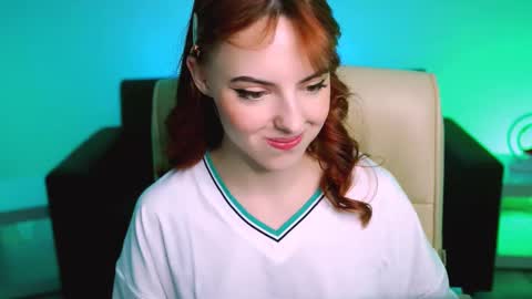 Snapshot of evanellson chatting on 03-09-25, 03:38 Eva online show from 03-09-25, 03:38