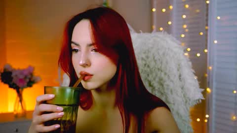 Snapshot of evanellson chatting on 12-04-25, 05:54 Eva online show from 12-04-25, 05:54