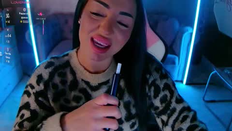 Snapshot of evanew_ chatting on 10-26-25, 05:41 Eva online show from 10-26-25, 05:41