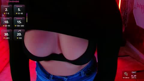 Snapshot of evanew_ chatting on 11-27-25, 05:04 Eva online show from 11-27-25, 05:04