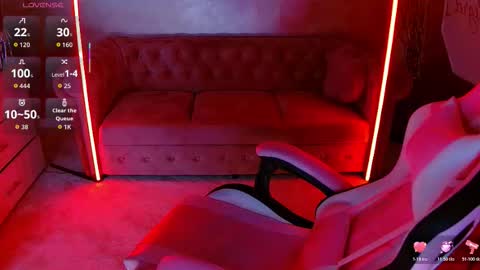 Snapshot of evanew_ chatting on 11-30-25, 05:50 Eva online show from 11-30-25, 05:50