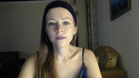 Snapshot of evangeline06 chatting on 09-19-25, 09:11 YourMistress online show from 09-19-25, 09:11