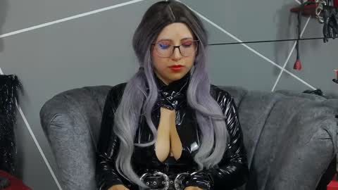 Snapshot of evangeline_17 chatting on 12-12-24, 02:26 Miss Evangeline    online show from 12-12-24, 02:26