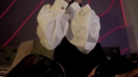 Eva online show from 12-24-24, 11:38