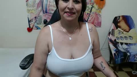 Snapshot of evangelinhotxxx33 chatting on 12-01-24, 11:14 Eva online show from 12-01-24, 11:14