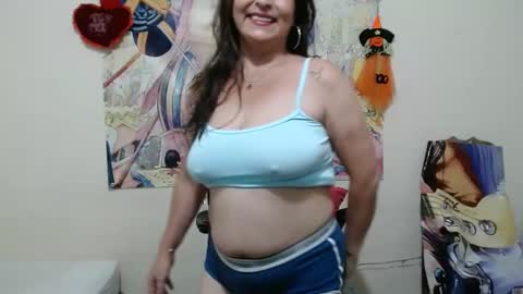 Snapshot of evangelinhotxxx33 chatting on 12-17-24, 08:21 Eva online show from 12-17-24, 08:21