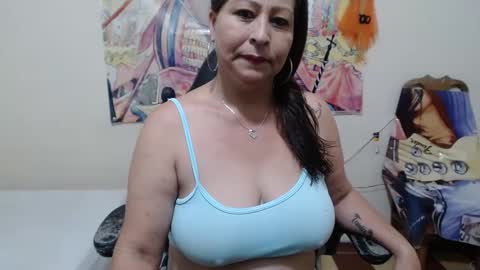 Snapshot of evangelinhotxxx33 chatting on 02-12-25, 09:22 Eva online show from 02-12-25, 09:22