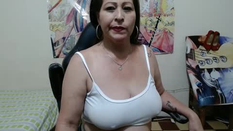 Snapshot of evangelinhotxxx33 chatting on 03-12-25, 11:33 Eva online show from 03-12-25, 11:33