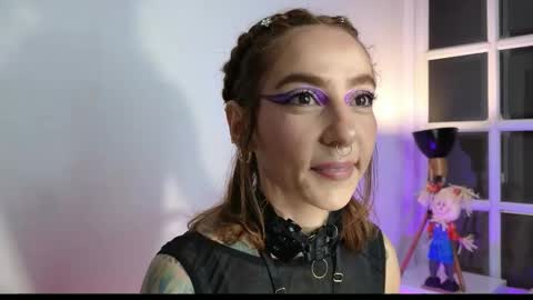 Evangelyne online show from 10-22-25, 03:56