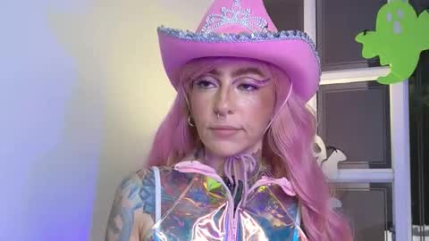 Evangelyne online show from 10-31-25, 04:41