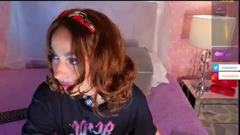 Snapshot of evangelyne1 chatting on 06-12-26, 04:06 Evangelyne online show from 06-12-26, 04:06