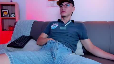 Snapshot of evans_lubov chatting on 05-23-26, 01:26 Evans Lubov online show from 05-23-26, 01:26