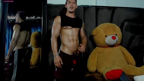 Snapshot of evansstorm01 chatting on 12-19-24, 04:46 online show from 12-19-24, 04:46