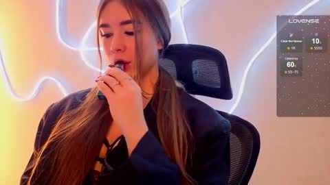 Snapshot of evapuff chatting on 11-14-25, 10:25 evapuff online show from 11-14-25, 10:25