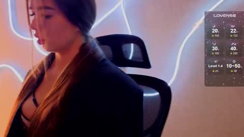 Snapshot of evapuff chatting on 11-22-25, 10:03 evapuff online show from 11-22-25, 10:03