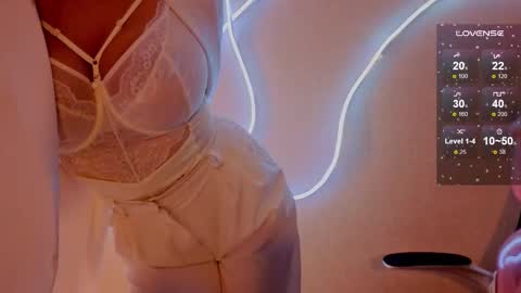 Snapshot of evapuff chatting on 11-24-25, 10:15 evapuff online show from 11-24-25, 10:15