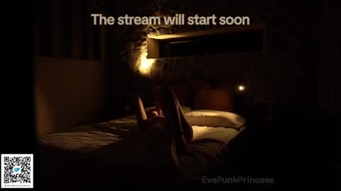 Snapshot of evapunkprincess chatting on 02-10-25, 08:42 Eva online show from 02-10-25, 08:42