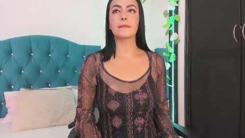 Snapshot of evaritz__ chatting on 03-01-25, 05:16 EVARITZ online show from 03-01-25, 05:16