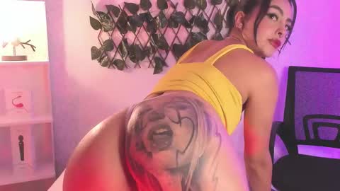 Snapshot of evaritz__ chatting on 12-03-25, 11:58 EVARITZ online show from 12-03-25, 11:58