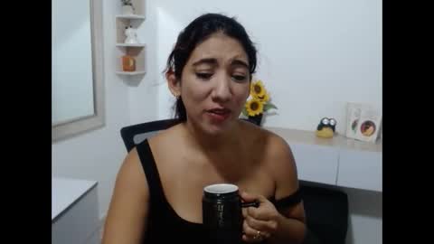 evarodriguez_ online show from 09-08-25, 06:40