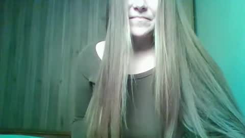 Snapshot of evasapples2026 chatting on 01-16-26, 07:18 evasapples2026 online show from 01-16-26, 07:18