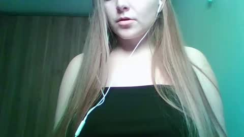 Snapshot of evasapples2026 chatting on 02-28-26, 10:33 evasapples2026 online show from 02-28-26, 10:33