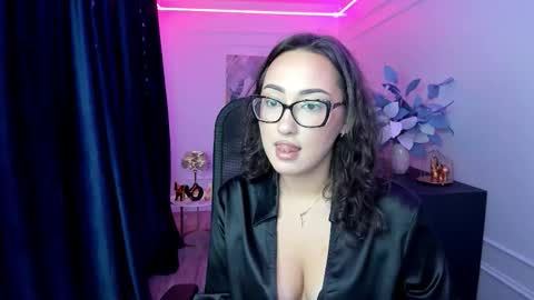 Snapshot of evasarazardje chatting on 11-18-25, 04:39 evasarazardje online show from 11-18-25, 04:39