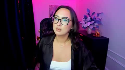 Snapshot of evasarazardje chatting on 11-20-25, 07:35 evasarazardje online show from 11-20-25, 07:35