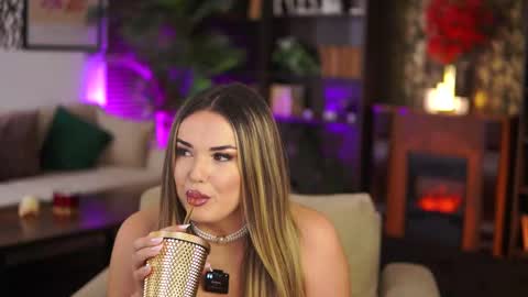 Eva online show from 10-08-25, 03:53