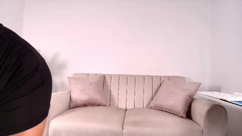 Snapshot of evasweet__ chatting on 02-18-25, 10:25  EVA LUNA online show from 02-18-25, 10:25