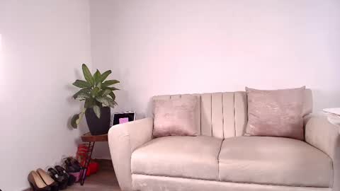 Snapshot of evasweet__ chatting on 02-25-25, 08:30  EVA LUNA online show from 02-25-25, 08:30