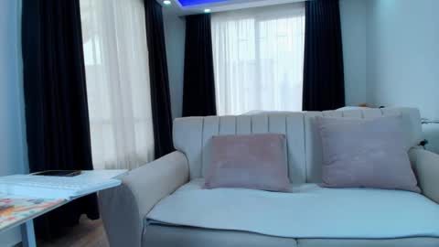  EVA LUNA online show from 01-16-26, 05:39