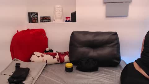 Eva Twiss online show from 03-23-26, 12:20