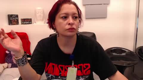 Snapshot of evatwiss chatting on 05-13-26, 12:02 Eva Twiss online show from 05-13-26, 12:02