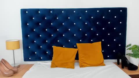 Eva online show from 10-17-25, 05:54