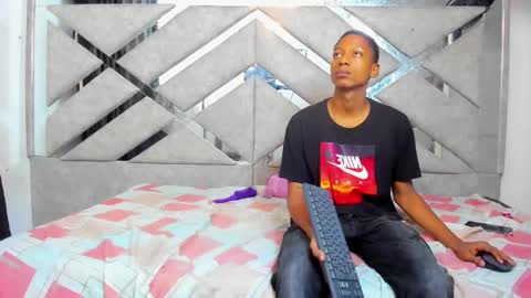 Snapshot of evaxemma chatting on 02-07-25, 12:50 Eva And Emmanuel online show from 02-07-25, 12:50