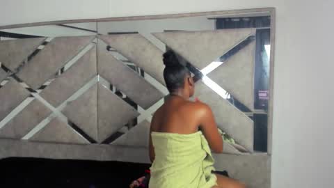 Snapshot of evaxemma chatting on 10-14-25, 02:51 Eva And Emmanuel online show from 10-14-25, 02:51