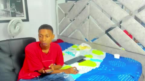 Snapshot of evaxemma chatting on 11-19-25, 01:11 Eva And Emmanuel online show from 11-19-25, 01:11