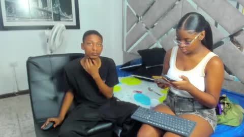 Snapshot of evaxemma chatting on 12-15-25, 02:21 Eva And Emmanuel online show from 12-15-25, 02:21