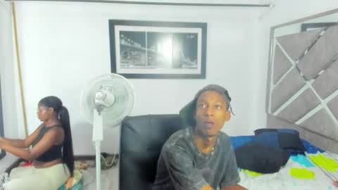 Snapshot of evaxemma chatting on 12-16-25, 01:27 Eva And Emmanuel online show from 12-16-25, 01:27