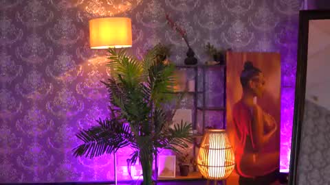 Eva online show from 02-25-25, 02:22