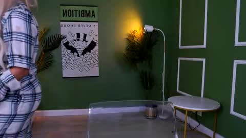 Eva online show from 04-20-26, 09:56