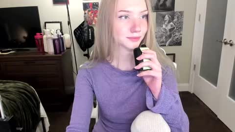 Snapshot of eve003300 chatting on 12-06-24, 11:14 Goddess Eve online show from 12-06-24, 11:14