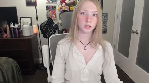 Snapshot of eve003300 chatting on 12-23-24, 11:17 Goddess Eve online show from 12-23-24, 11:17